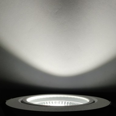 Spot RT2012 puissant