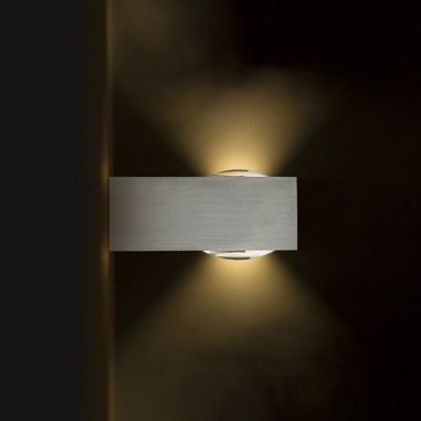 Applique murale en aluminium brossé rendu de l'éclairage vue de profil