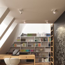 Spot mural avec réflecteur blanc/noir rendu bureau