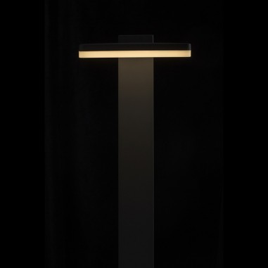 Lampadaire extérieur en aluminium rendu de face