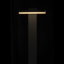 Lampadaire extérieur en aluminium rendu de face