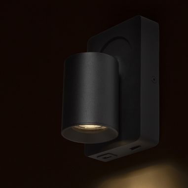 Spot ovale LED avec réflecteur orientable VOLTERA allumé pièce éteinte