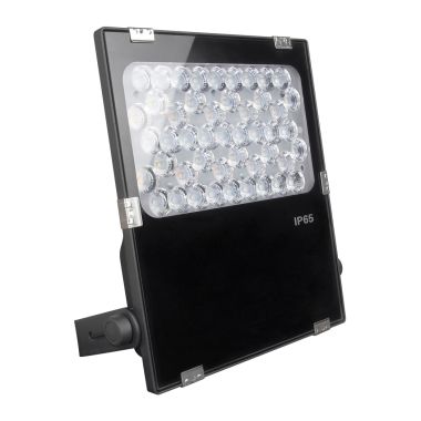 Projecteur LED RGB et Blanc variable 50W angle étroit