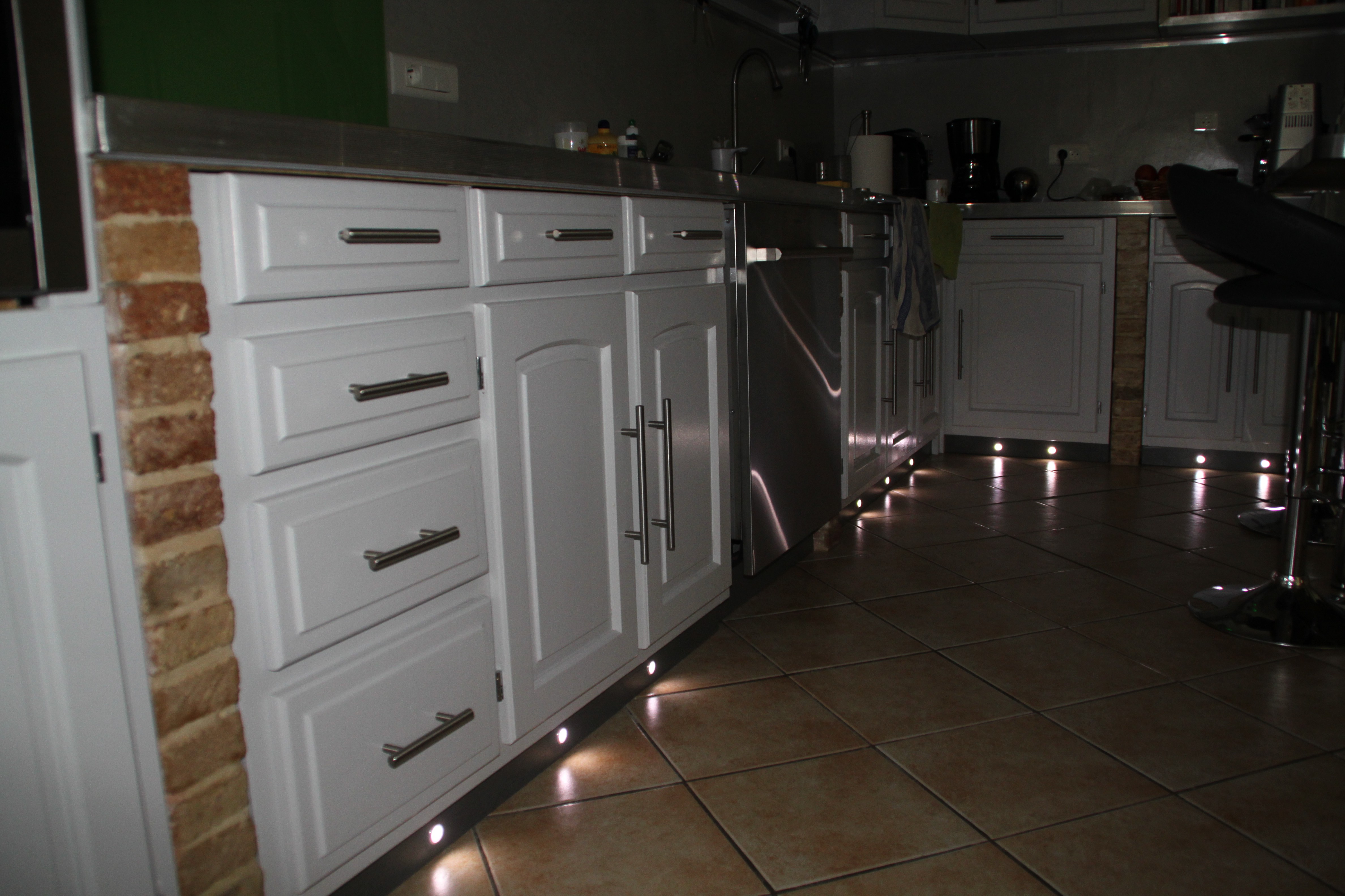 Balisage plinthe par spots LED